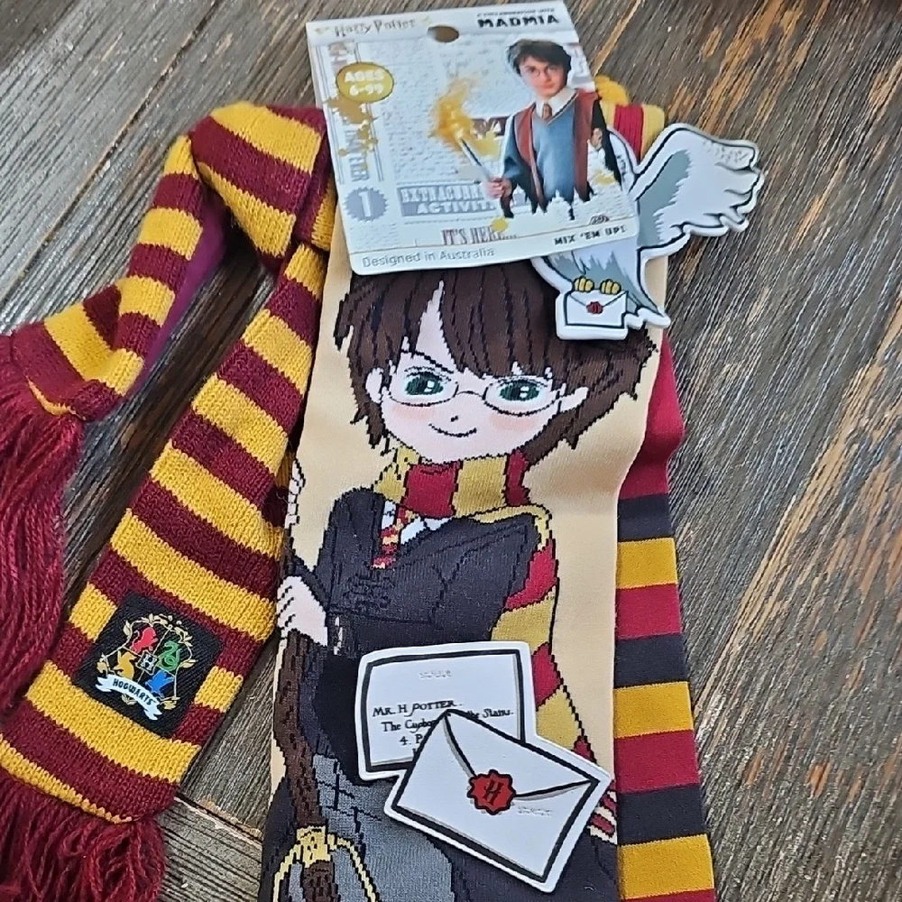 Warner Bros. Red and Yellow Gryffindor Tie